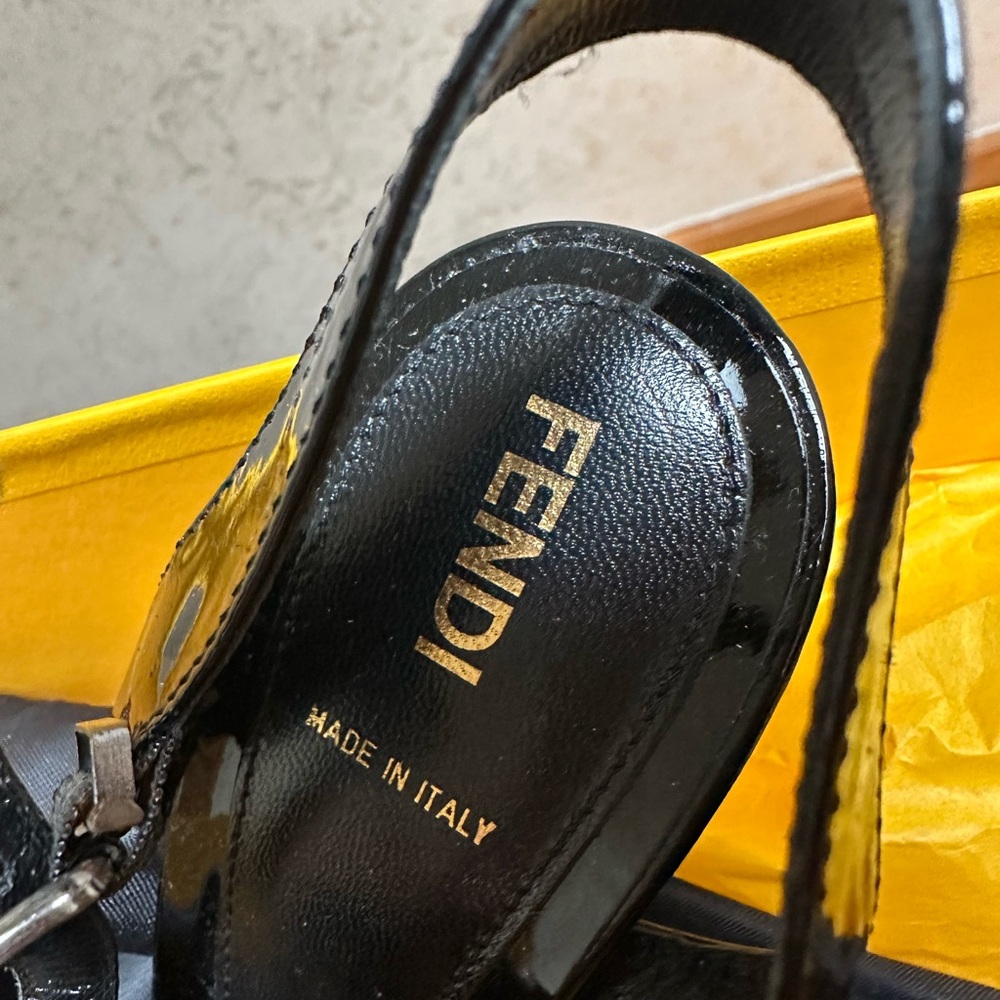 Fendi Black Patent Leather Heeled Sandals with Tortoiseshell Buckle - Picture 5 of 9